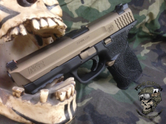 Burnt-Bronze-Black-Pistols-008.jpg