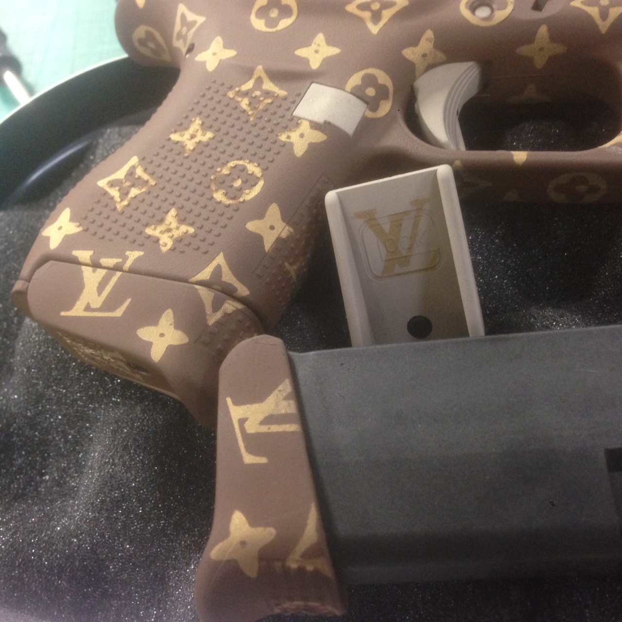 HERITAGE COLLECTABLES: Louis Vuitton Glock C19 9MM